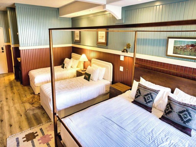 Hideaway Inn Mt.sunapee image