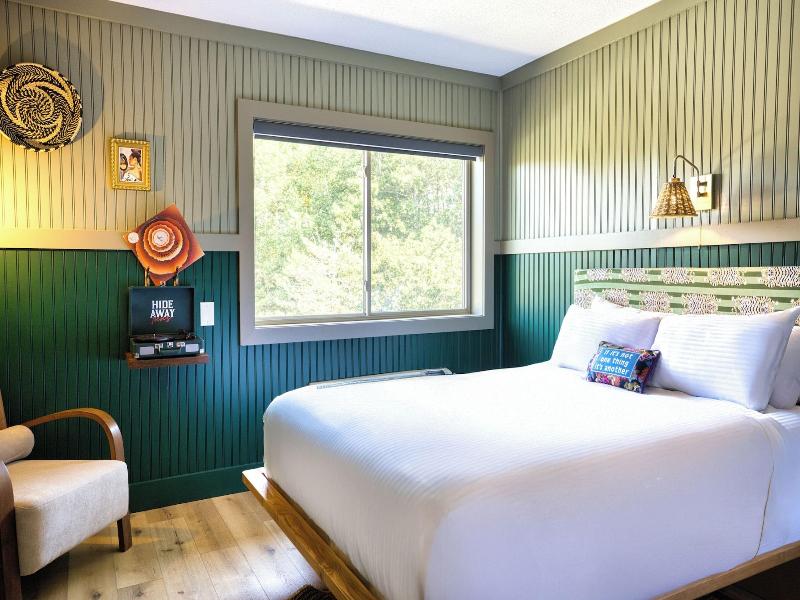 Hideaway Inn Mt.sunapee image