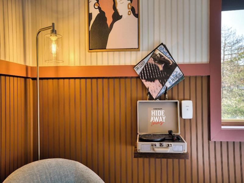 Hideaway Inn Mt.sunapee image