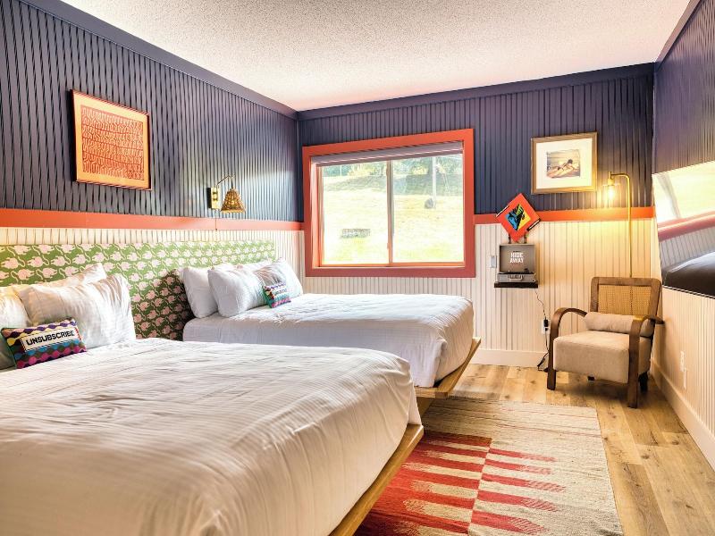 Hideaway Inn Mt.sunapee image