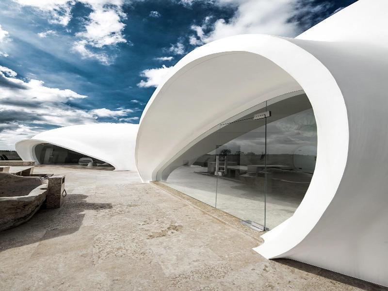 Beachfront Villa The Cloud image