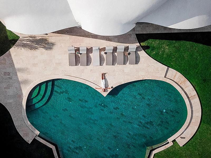 Beachfront Villa The Cloud image