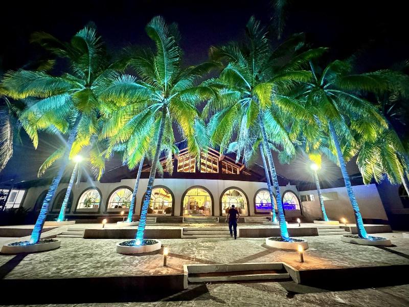 Hotel Tesoro Beach
