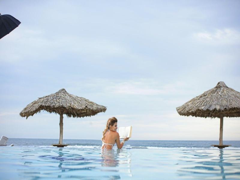 Hotel Tesoro Beach