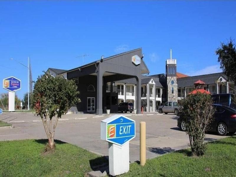 Hotel O Executive Inn & Suites Cuero Hwy 87
