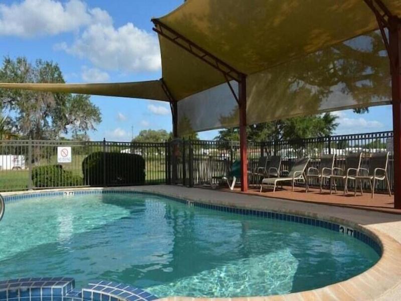 Hotel O Executive Inn & Suites Cuero Hwy 87