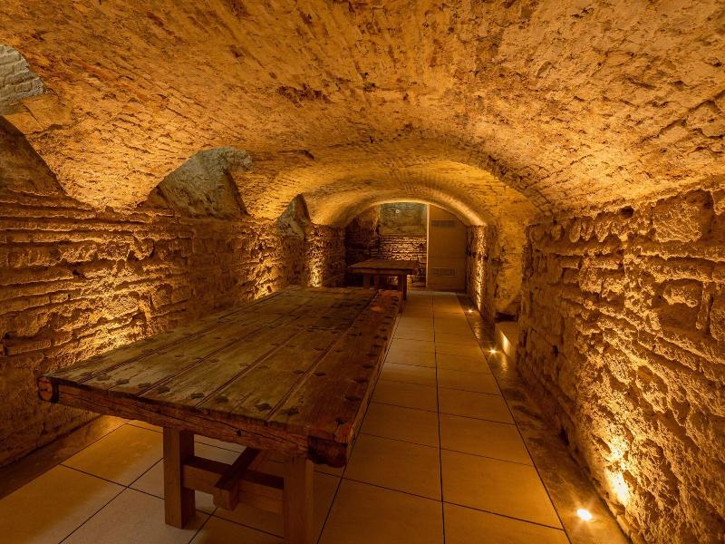 Casa Del Cardenal image