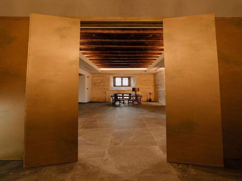Casa Del Cardenal image