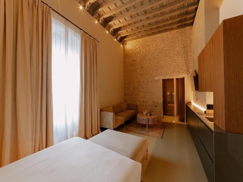Casa Del Cardenal image