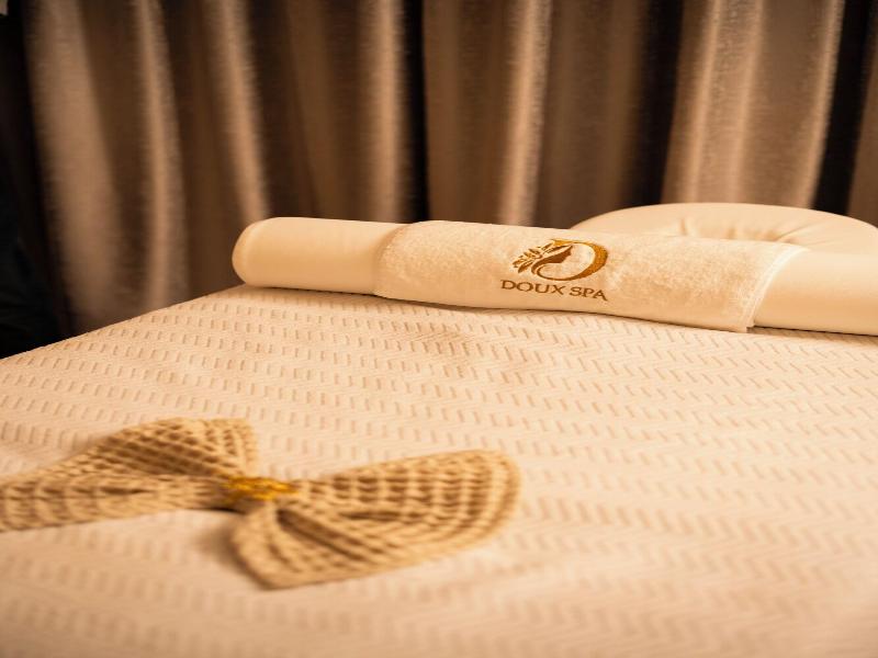 Golden Tulip Muscat The Village image