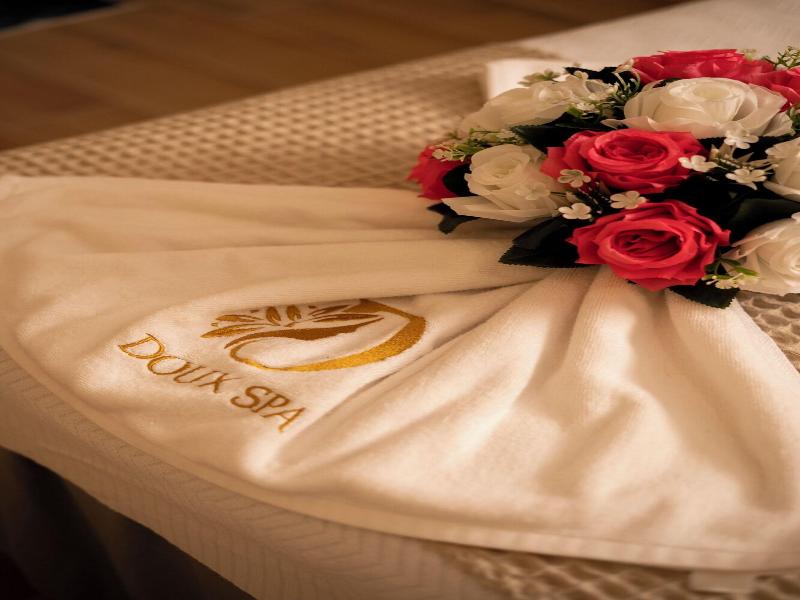 Golden Tulip Muscat The Village image