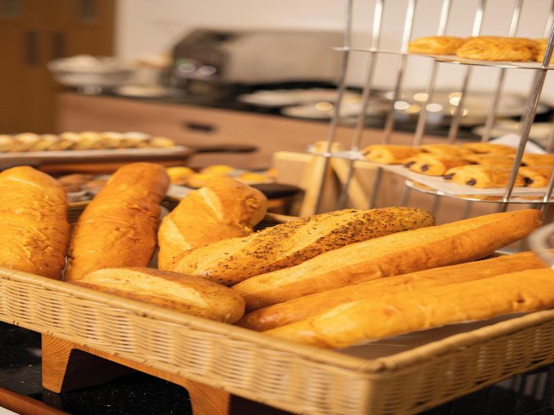 Golden Tulip Muscat The Village image