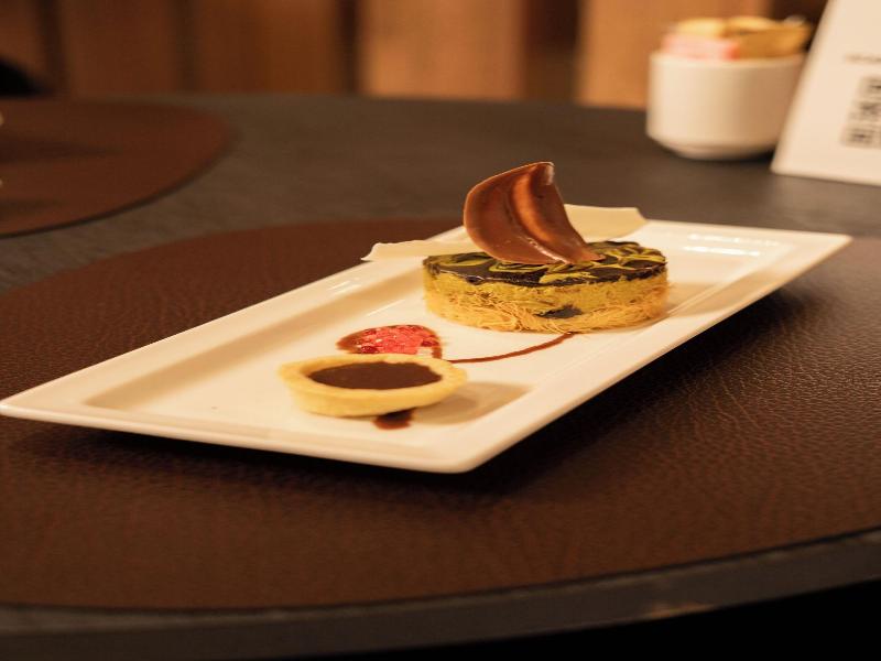 Golden Tulip Muscat The Village image