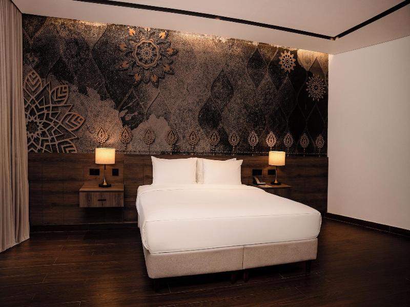 Golden Tulip Muscat The Village image
