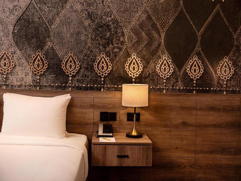 Golden Tulip Muscat The Village image