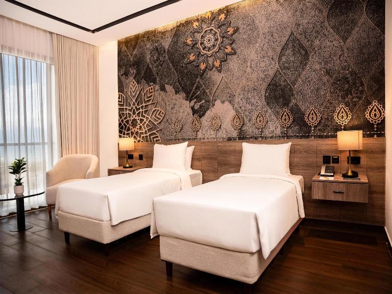 Golden Tulip Muscat The Village image