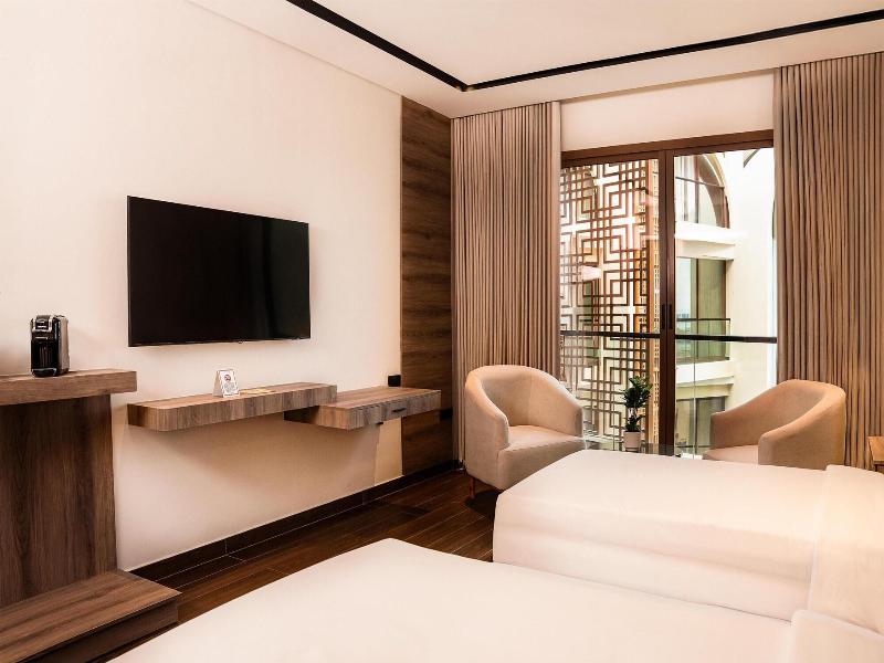Golden Tulip Muscat The Village image