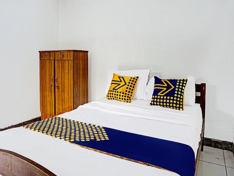 Oyo Life 91896 Kost Bu Dewi Syariah image