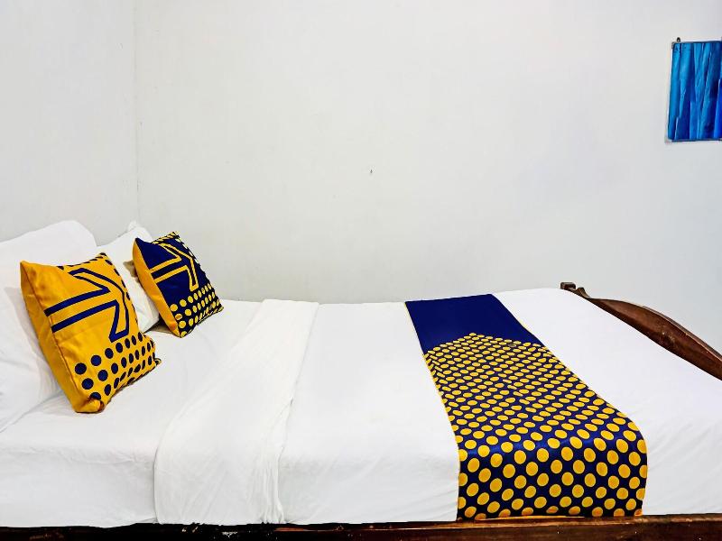 Oyo Life 91896 Kost Bu Dewi Syariah image