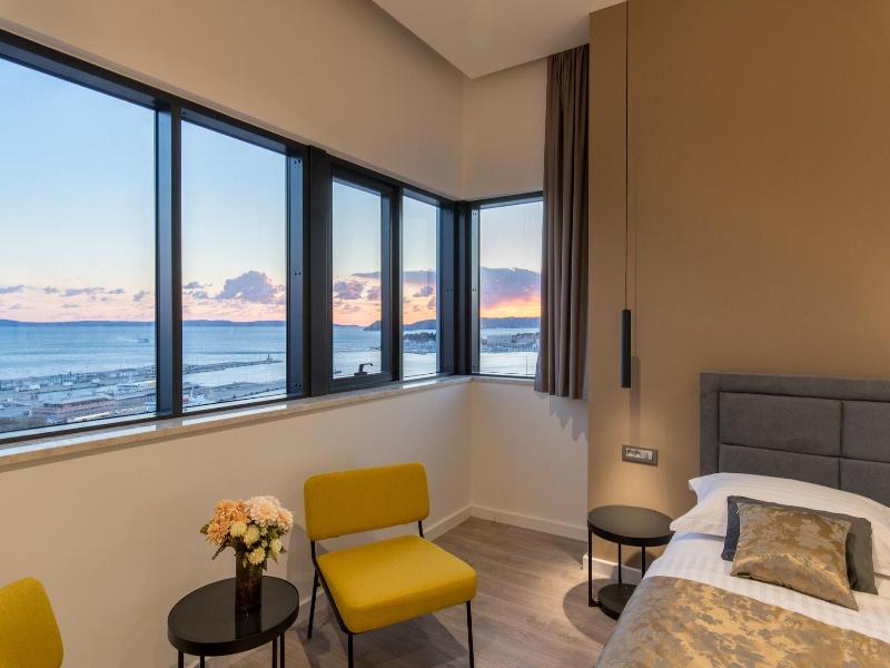 Seascape Luxury Rooms image