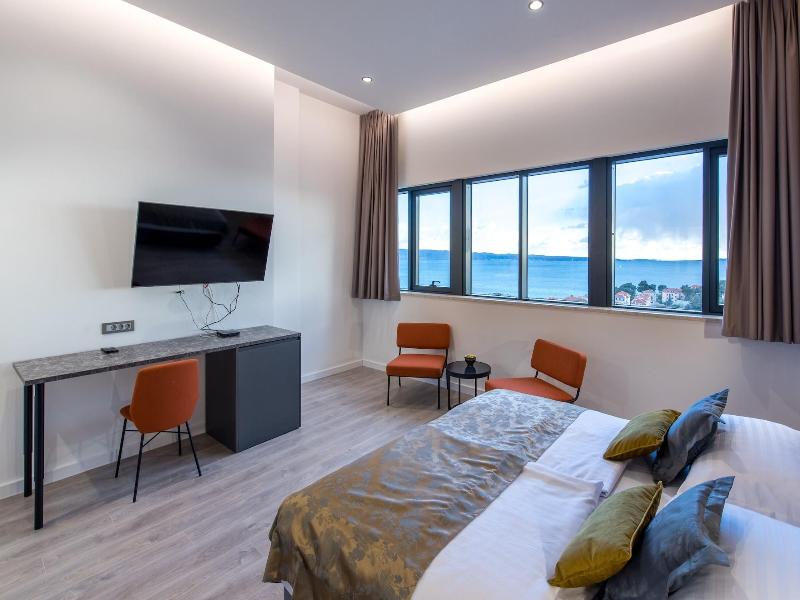Seascape Luxury Rooms image