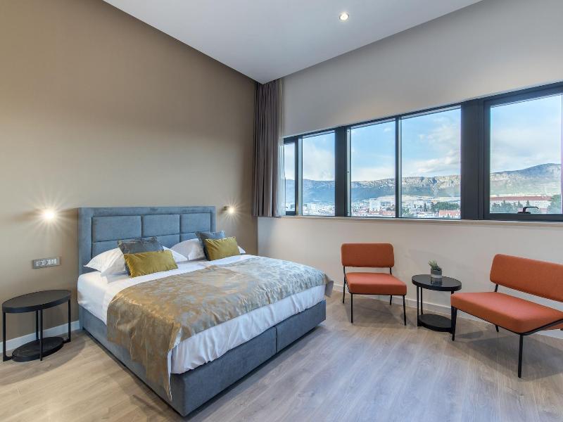 Seascape Luxury Rooms image