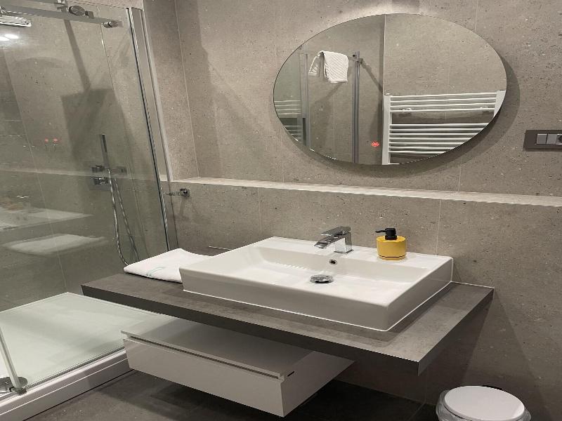 Seascape Luxury Rooms image
