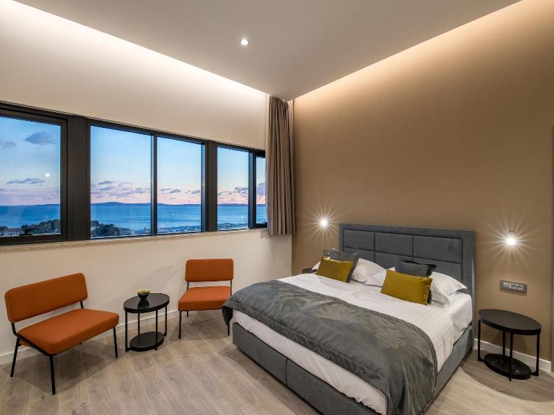 Seascape Luxury Rooms image