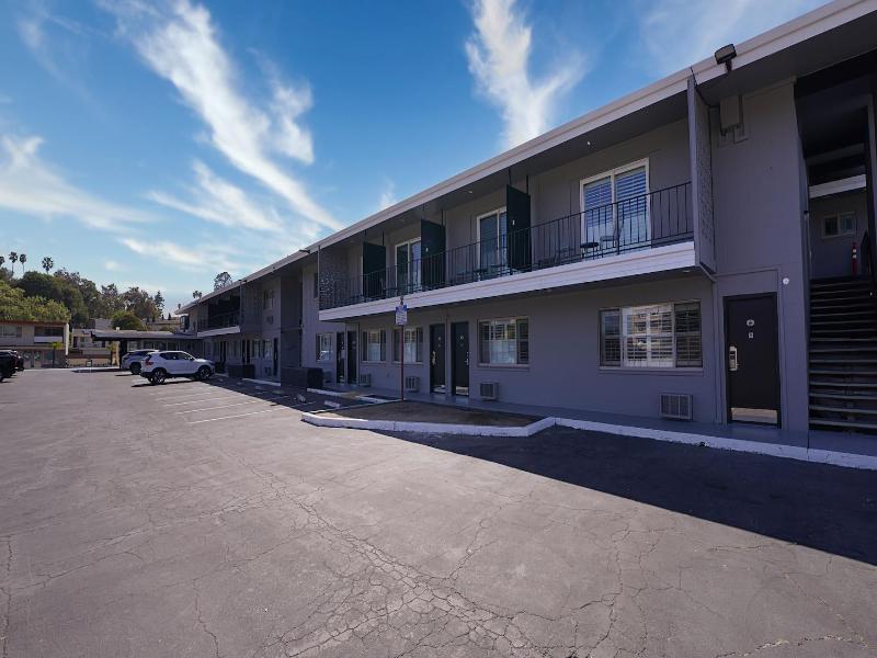 Seaside Inn & Suites 2