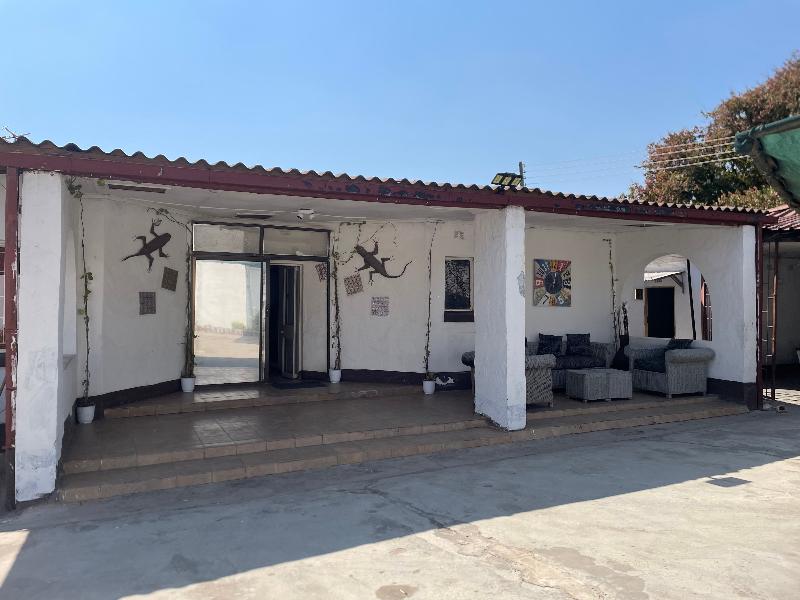 Black Olive Lodge image