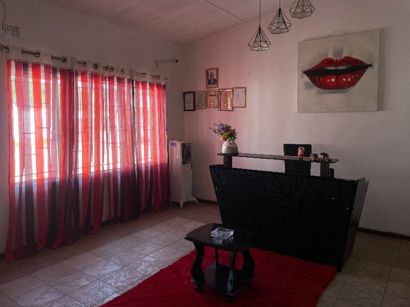 Black Olive Lodge image
