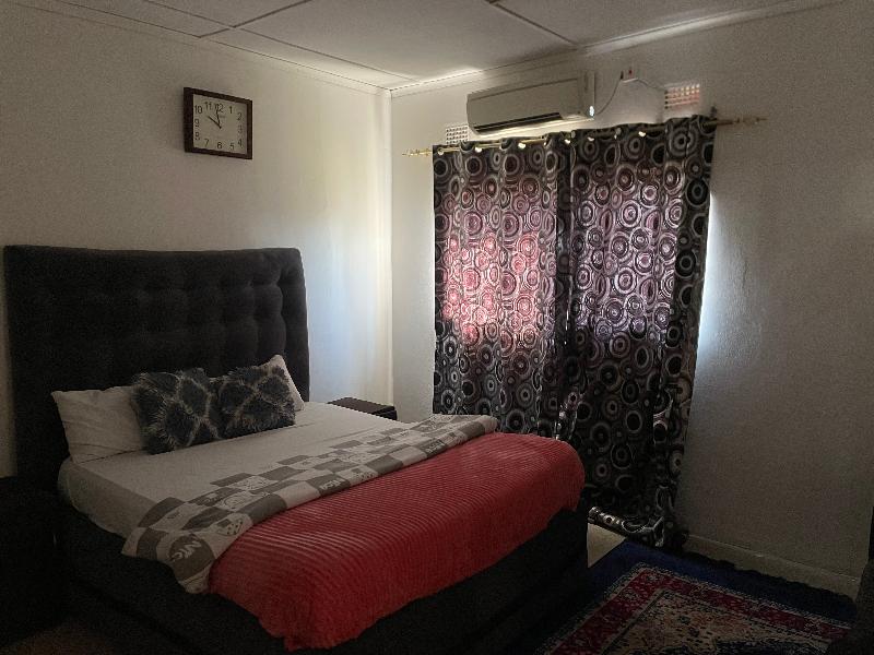 Black Olive Lodge image