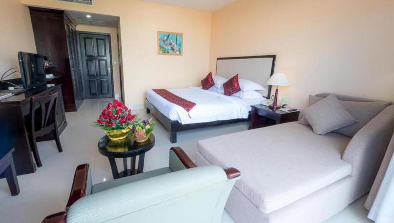 Almond Hotel Sothearos 3