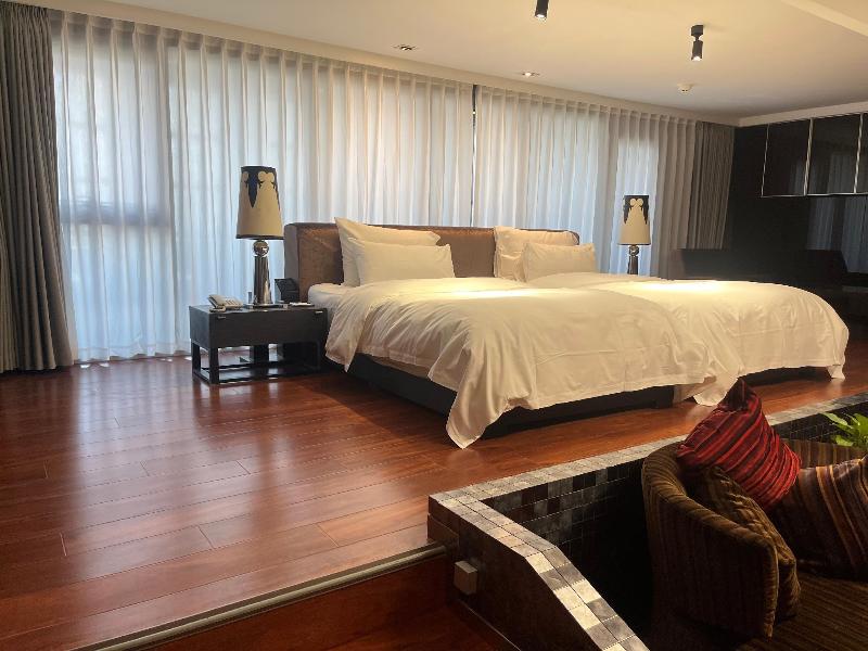 Qingdao Housing International Hotel image