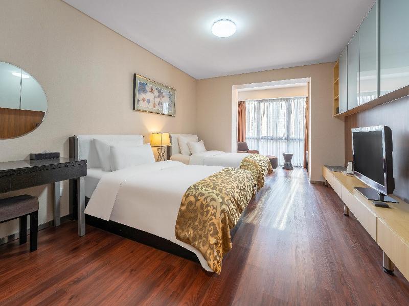 Qingdao Housing International Hotel image