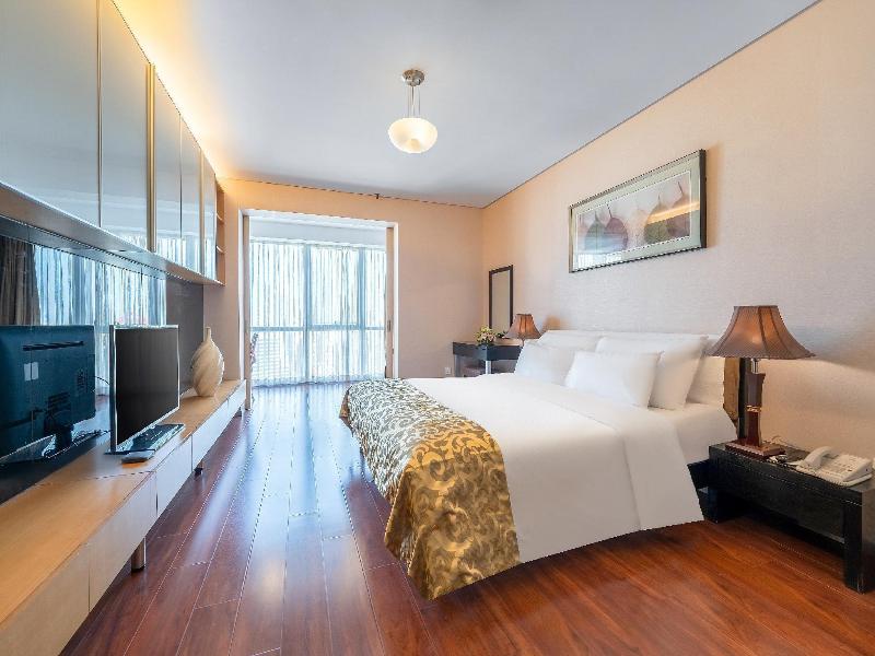Qingdao Housing International Hotel image