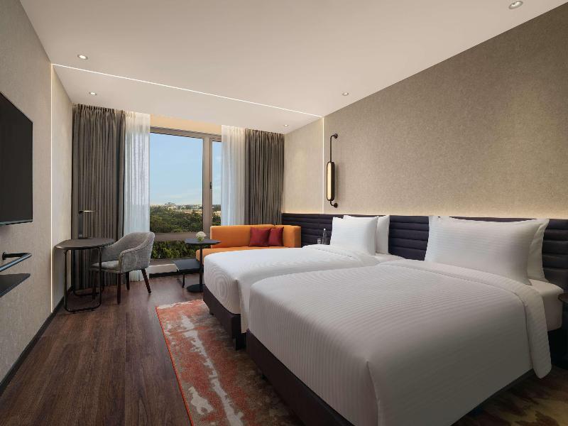 Executive Room with 1 kingsize bed, Pool Side