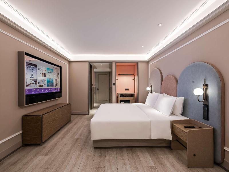 Mercure Nantong Suxitong Riverside