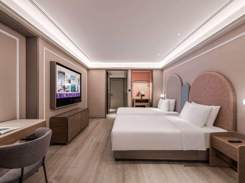 Mercure Nantong Suxitong Riverside image
