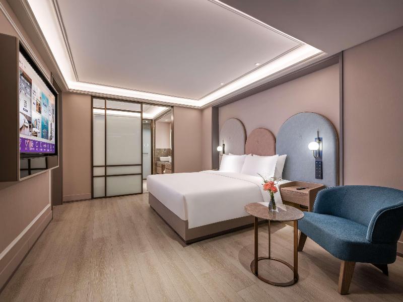 Mercure Nantong Suxitong Riverside image