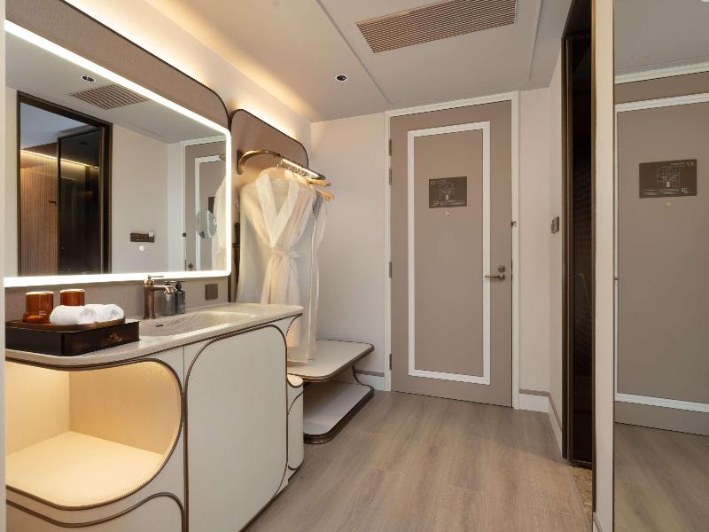 Mercure Hangzhou Daguan image