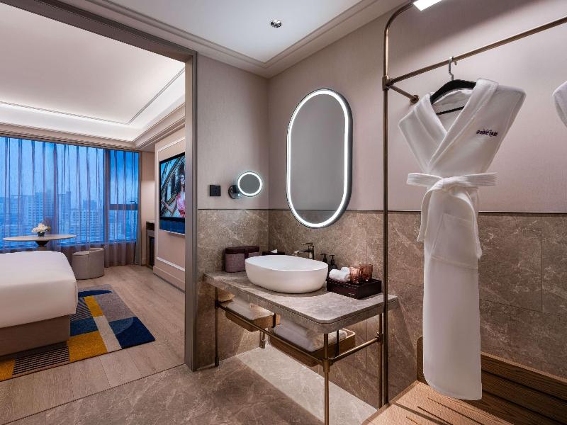 Mercure Hangzhou Wenyi Road image