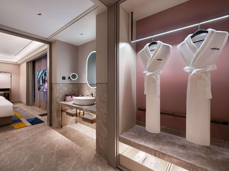 Mercure Hangzhou Wenyi Road image
