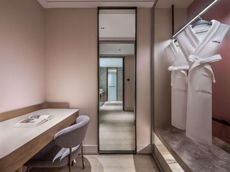 Mercure Hangzhou Wenyi Road image