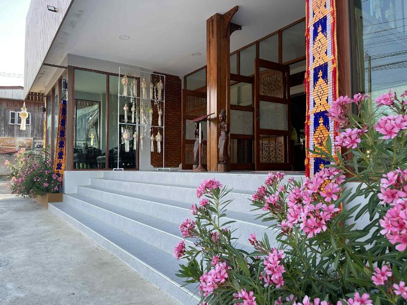 Chiangdaoinn Hotel image