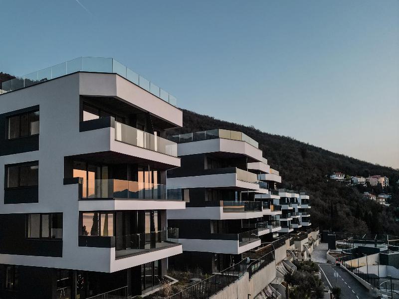 Sealeven Hotel And Residences image