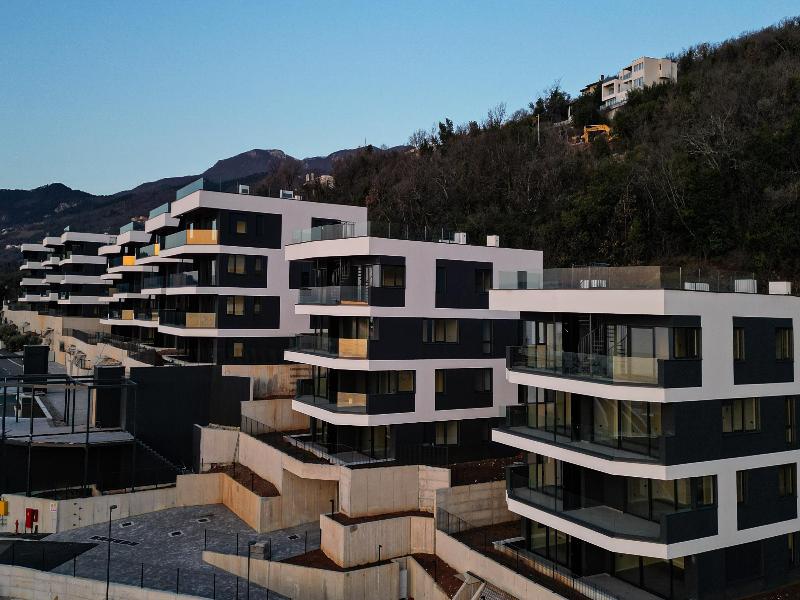 Sealeven Hotel And Residences image