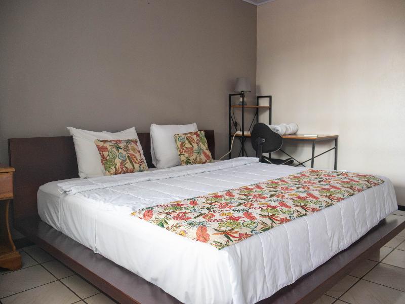 Solar La Fortuna Hotel & Lounge image