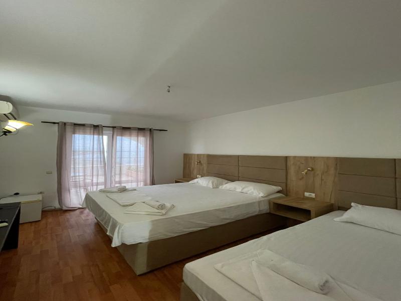 Hotel Mona image