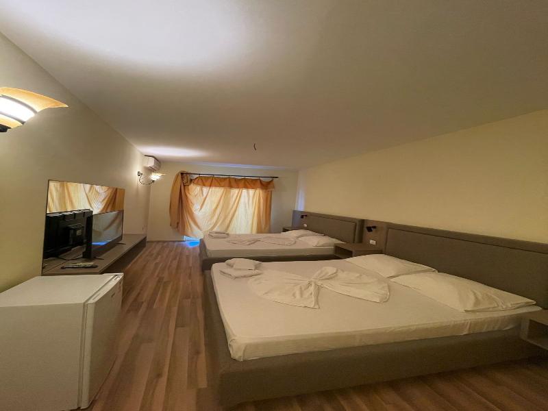 Hotel Mona image